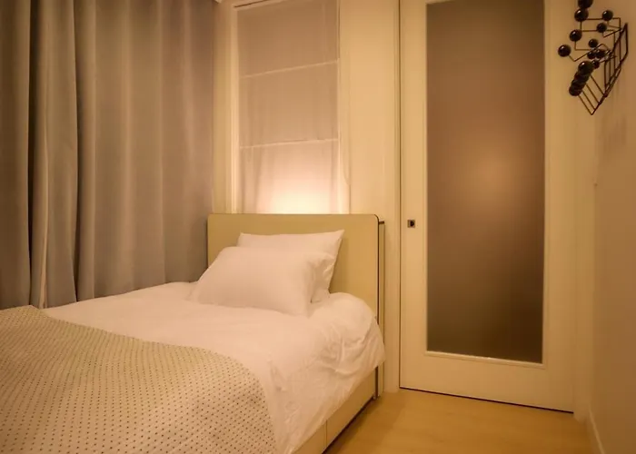 New Open Coex 1min 40 Sqm Level 4 Premium Apartment